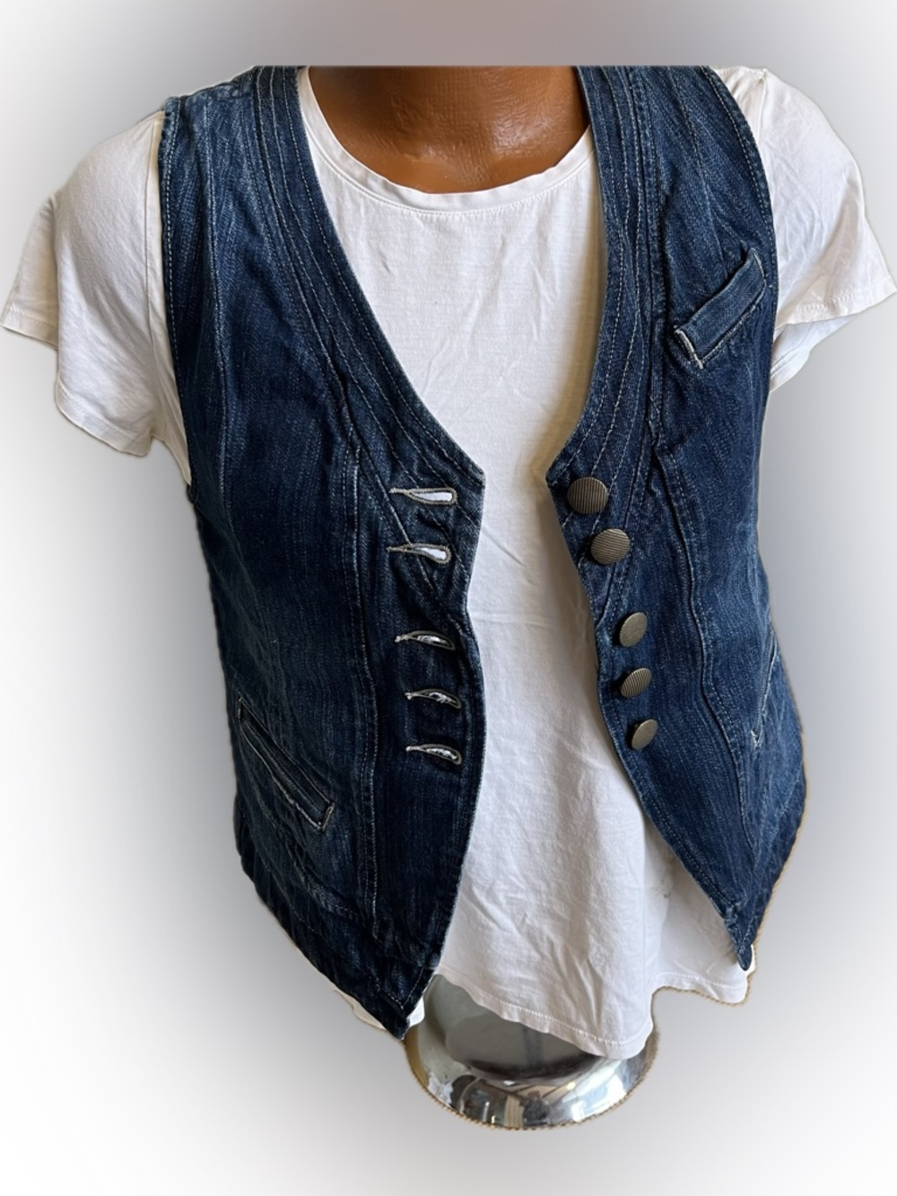 CAbi denim fitted jean vest totally adorable M